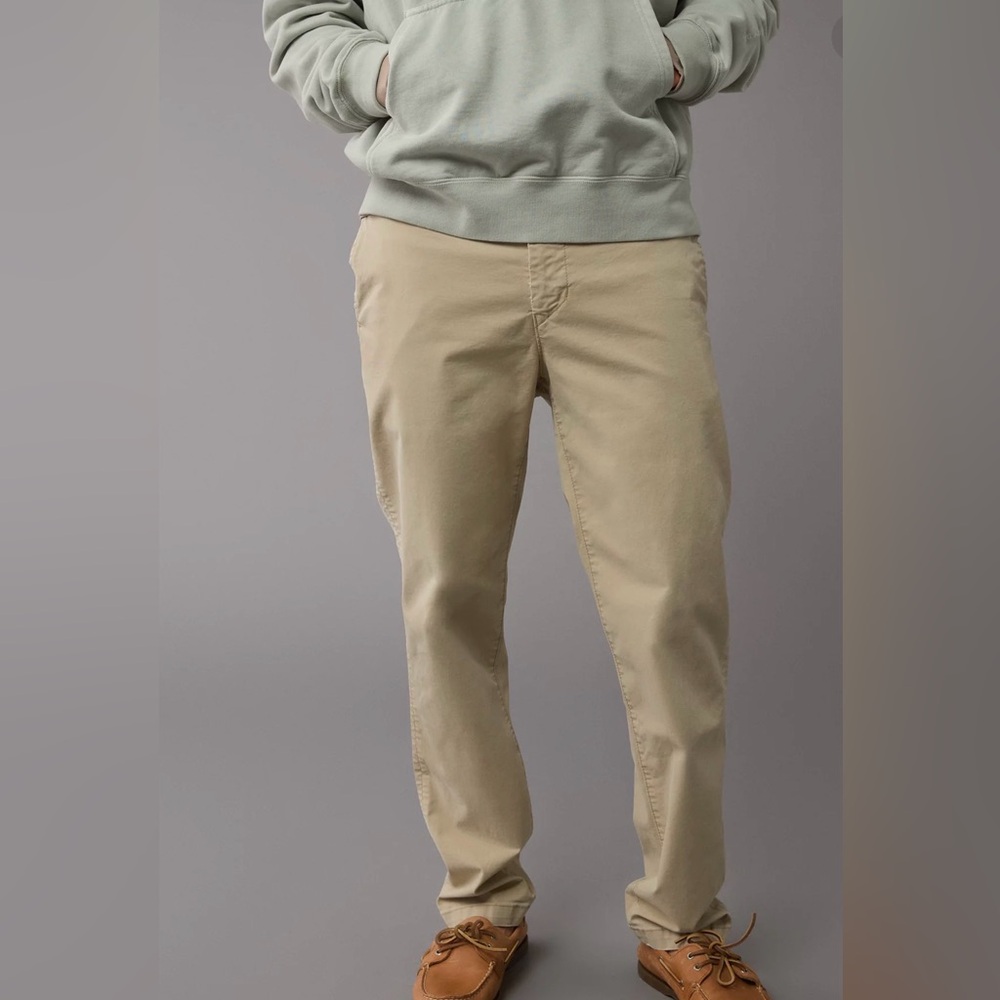 AMERICAN EAGLE Ne(x) Level Flex Khaki Pants